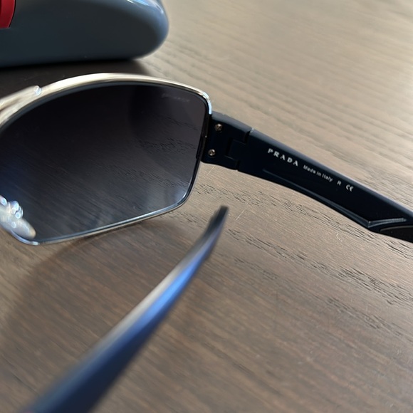 Prada Linea Rossa sunglasses - Picture 6 of 13